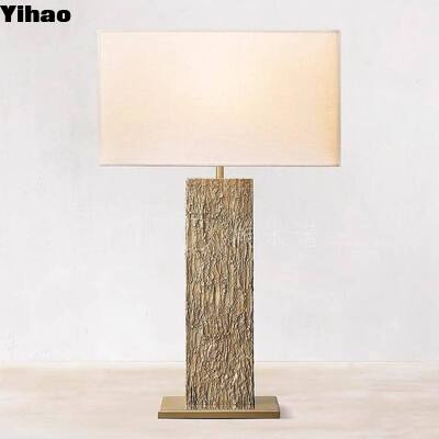 kaufen Yihao OEM Custom Vintage Solid Brass LED Schreibtischlampe mit 2700K warmem Weißlicht und modernem Design on-line-Fertigung