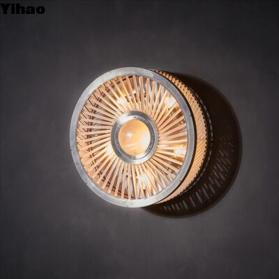 kaufen Moderne Wandlampe mit 2700K warmem weißem Licht und Eisenkörper für anpassbare Hotel-Bettbeleuchtung on-line-Fertigung