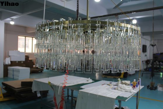 LED-Moderne Marignan Rechteck-Kronleuchter 152cm Kristall-Kronleuchter in rundem Messing